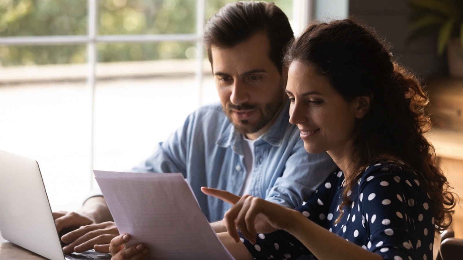 Crucial Money Mistakes Even Frugal People Make 176 Couples checking and paying loan