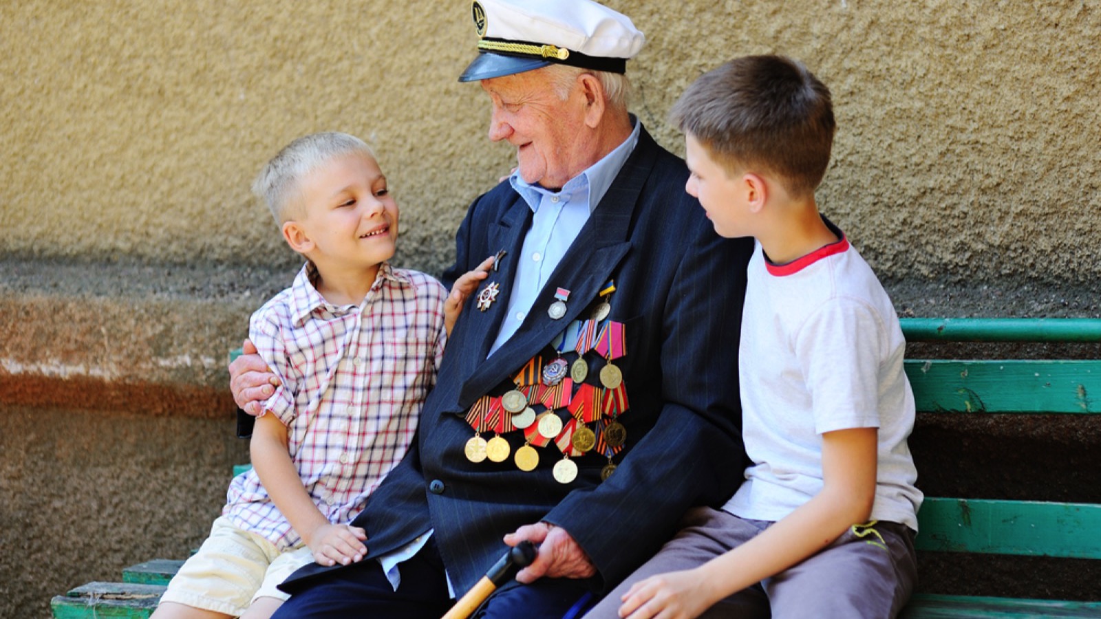Etiquette on the Decline: Basic Manners Younger Generations Are No Longer Taught 70 Old man in military