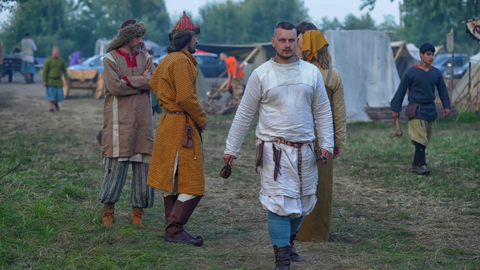 Debunked: The Biggest Myths About the Middle Ages 200 People in authentic historical clothing at a medieval feast