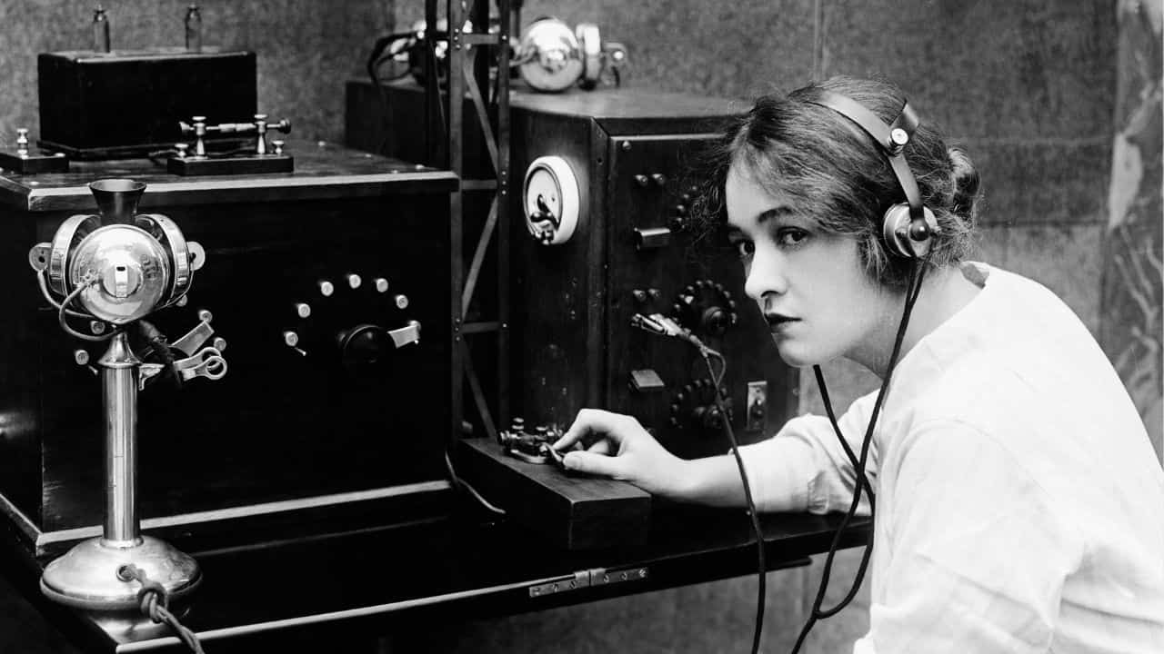 These Once-Successful Careers No Longer Exist 84 Telegraphist ss - These Once-Successful Careers No Longer Exist