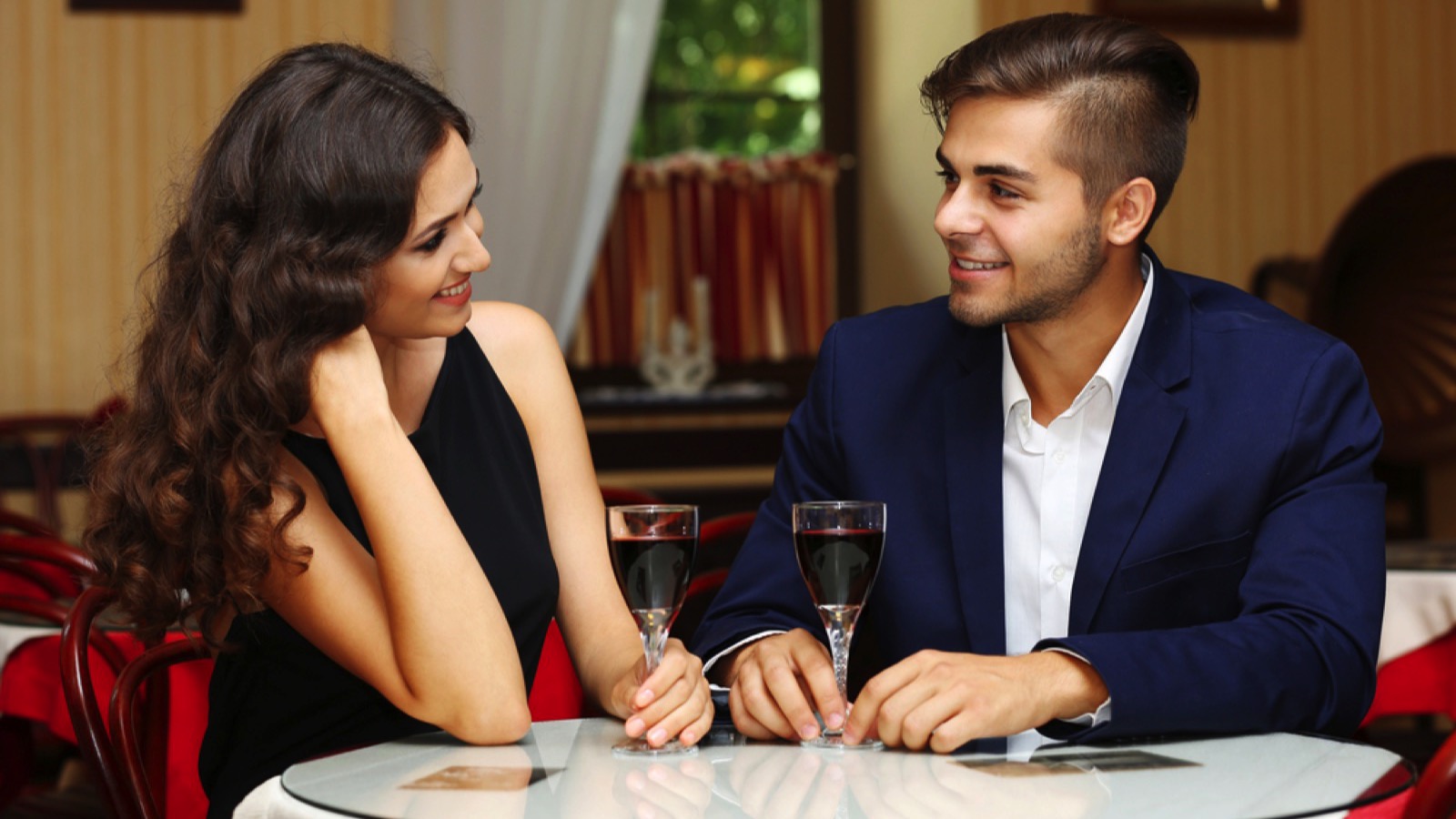 Etiquette on the Decline: Basic Manners Younger Generations Are No Longer Taught 60 Young couples dating